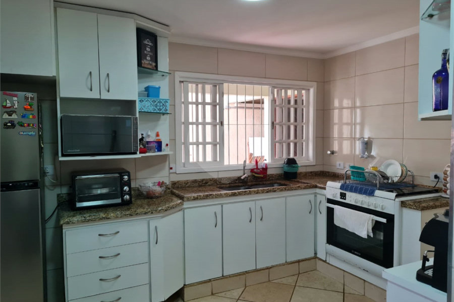 Sobrado à venda com 4 quartos, sendo 1 suíte,  em Jardim Leonor Mendes de Barros, São Paulo, SP
