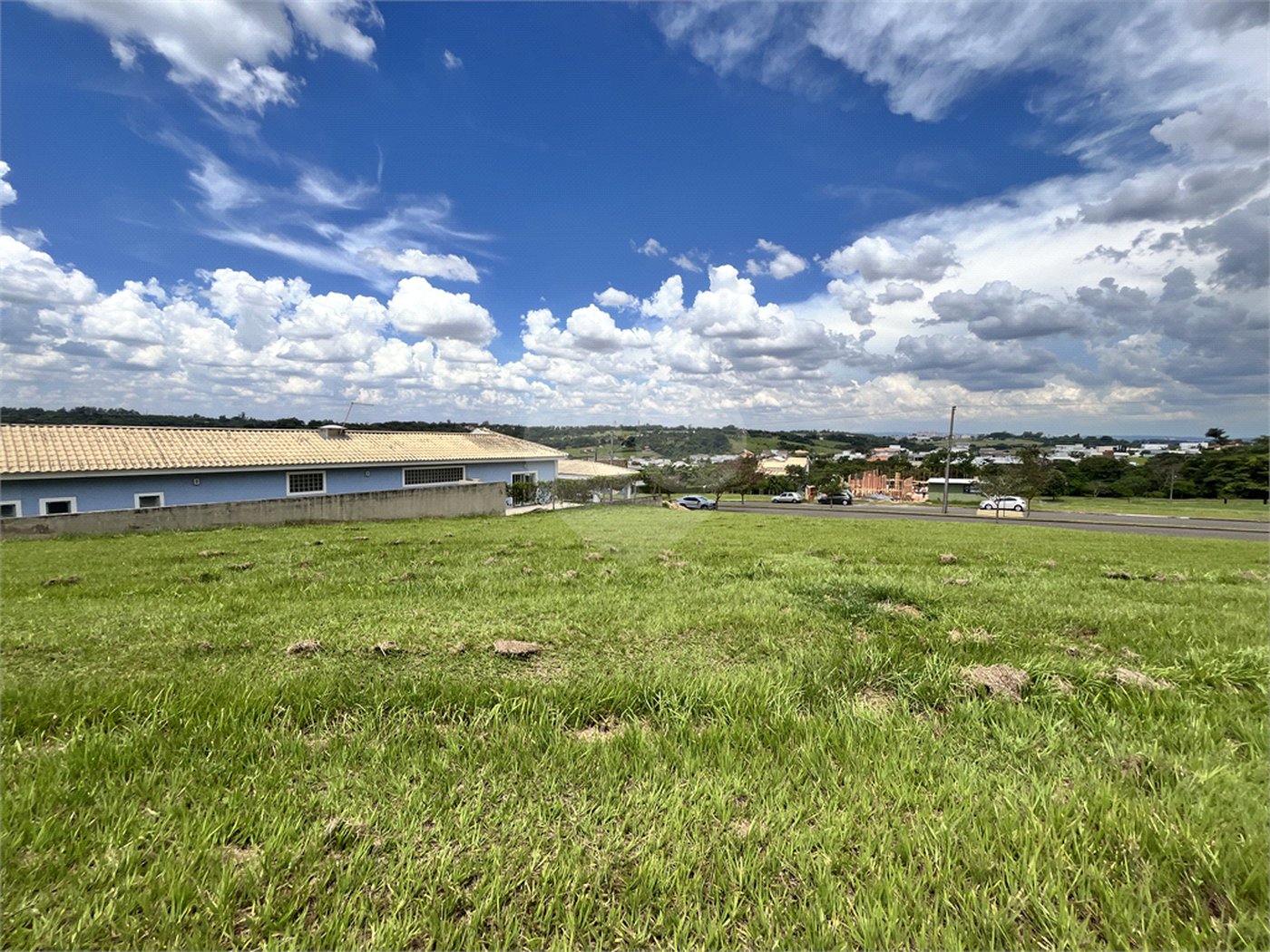Terreno à venda no condomínio Residencial Saint Charbel, Araçoiaba da Serra - SP