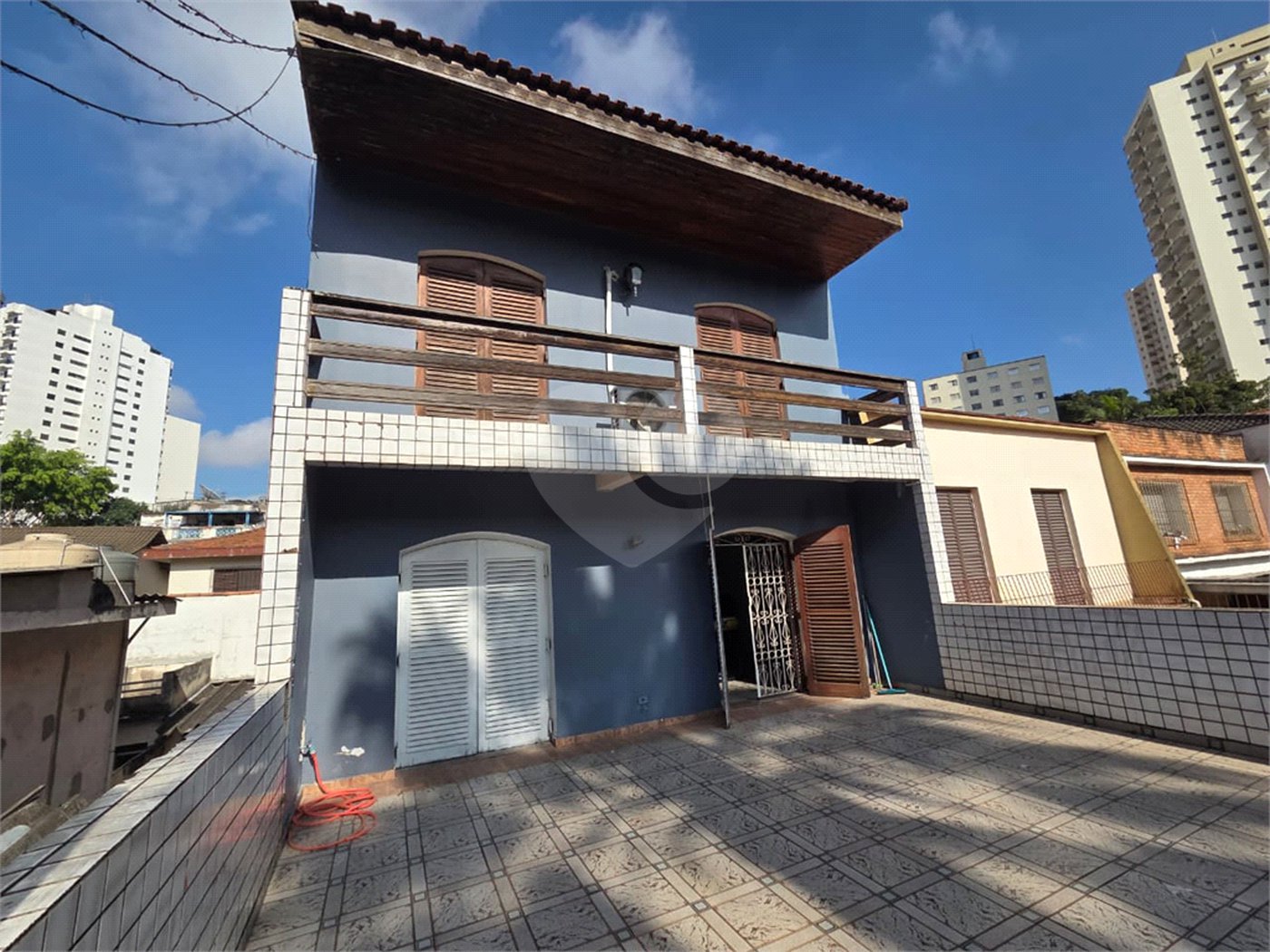 Sobrado à venda ou para alugar com 6 quartos, sendo 2 suítes, em Santana, São Paulo, SP