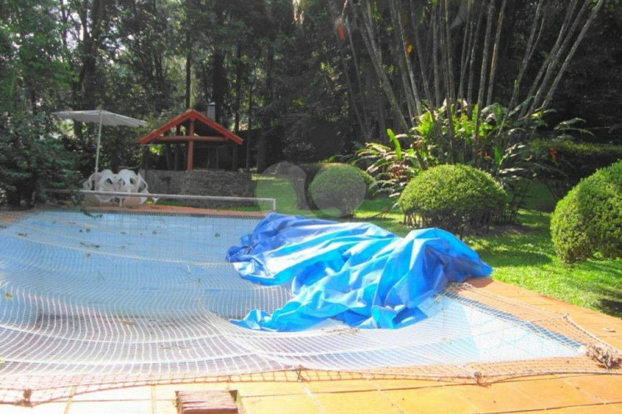Casa à venda com 3 quartos, sendo 2 suítes, no condomínio Jardim Ibiratiba, São Paulo - SP