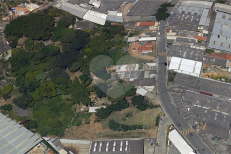 Investimento promissor: terreno para edificações residenciais, comerciais e outras em Barueri