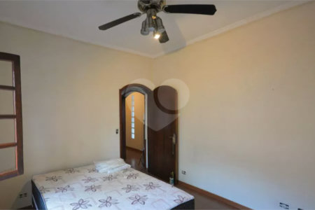 Casa à venda com 4 quartos, sendo 2 suítes, em Vila Mariana, São Paulo, SP