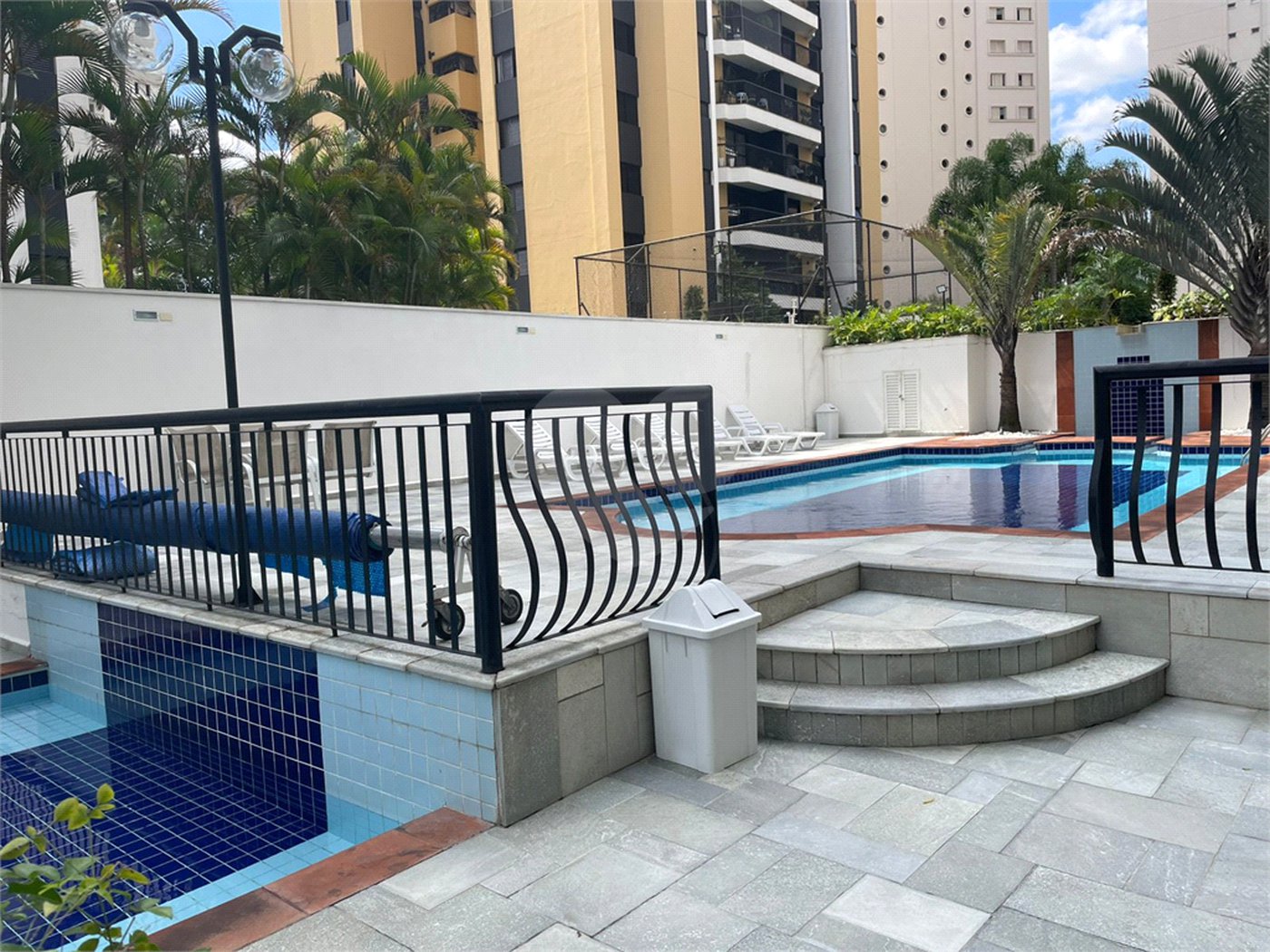 Apartamento para alugar com 3 quartos, sendo 1 suíte, em Indianópolis, São Paulo, SP