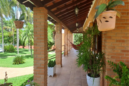 Casa à venda com 3 quartos, sendo 1 suíte, no condomínio Residencial Vale das Laranjeiras, Indaiatuba - SP