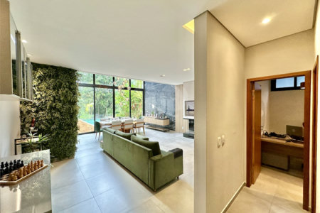 Casa à venda com 3 suítes no condomínio Reserva Santa Maria, Jandira - SP