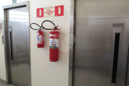 Linda Cobertura na Região de Campos Elíseos - 4 dormitórios (3 suítes). 5 Banheiros