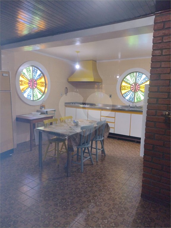 Casa à venda com 4 quartos, sendo 2 suítes,  no condomínio Cinco Lagos, Mairiporã - SP