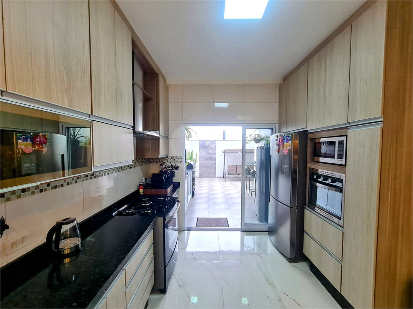 Casa à venda com 3 quartos, sendo 1 suíte, no condomínio Horto Florestal Iii, Sorocaba - SP
