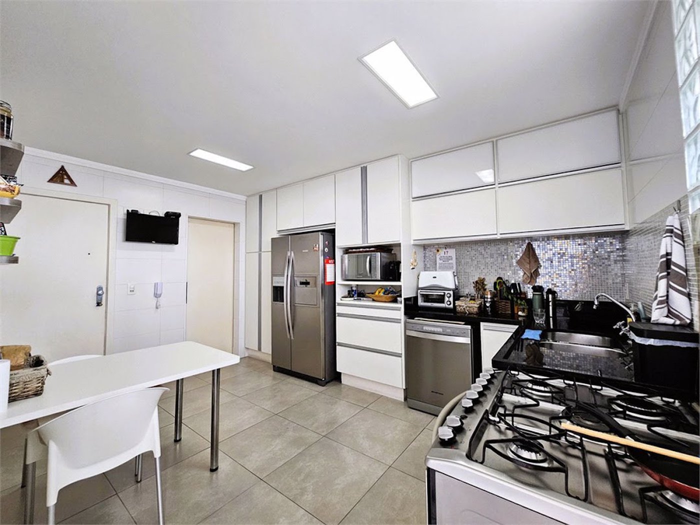 Apartamento Residencial à venda, Ponta da Praia, Santos - AP1069.