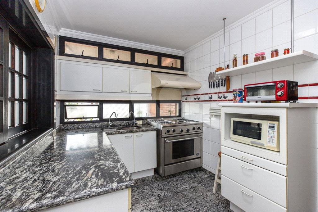 Apartamento à venda com 4 quartos, sendo 1 suíte, em Campo Belo, São Paulo, SP