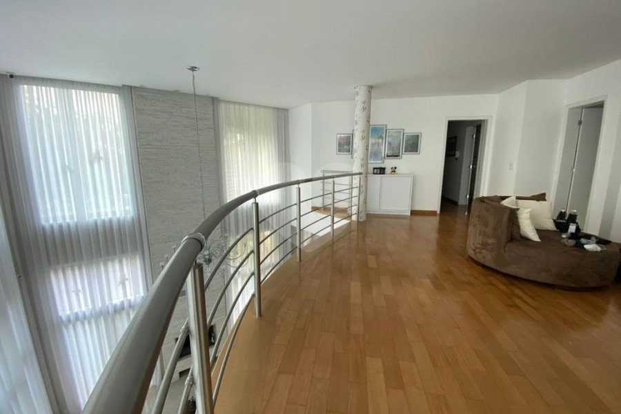 Casa à venda com 3 suítes no condomínio Parque Itatiaia, Mairiporã - SP