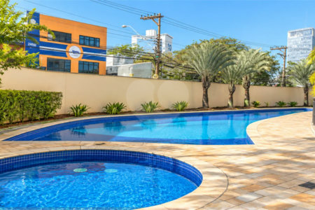 Apartamento de 130 m² no Jardim do Mar, com 3 suítes, 4 banheiros, varanda gourmet, 2 vagas e condomínio completo com piscina aquecida e lazer.