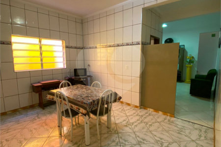 Sobrado à venda com 3 quartos em Jundiapeba, Mogi das Cruzes, SP