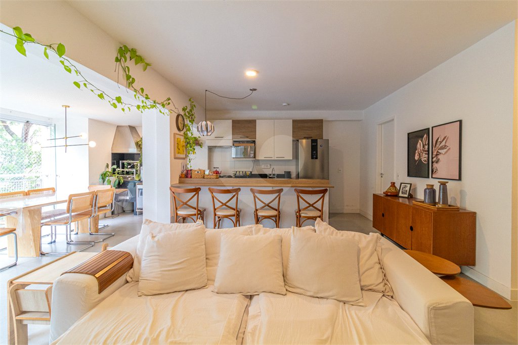 Apartamento à venda com 3 quartos, sendo 1 suíte,  em Morumbi, São Paulo, SP