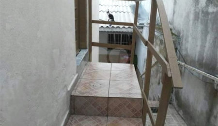 Casa de Vila à venda com 5 quartos em Jardim Santa Lúcia, Bragança Paulista, SP