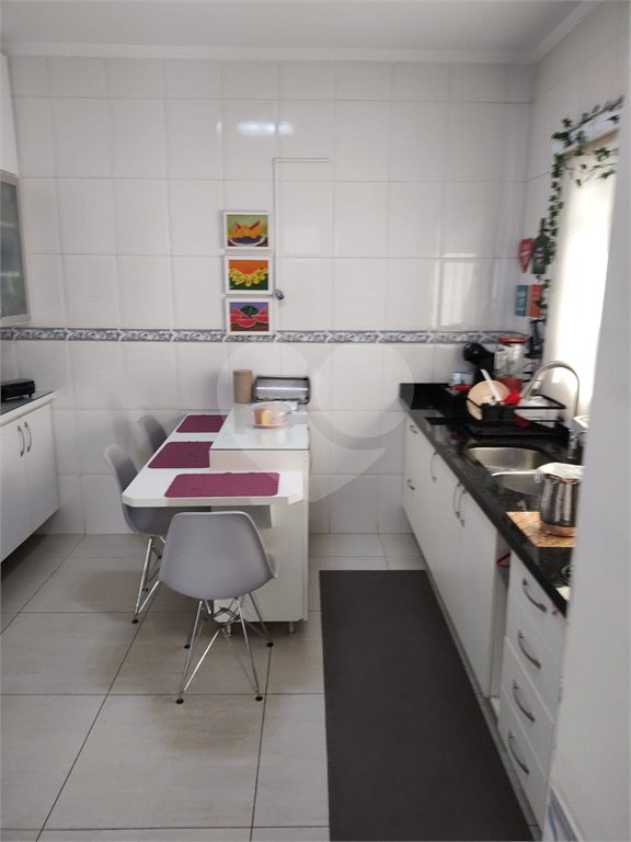 Casa à venda com 3 quartos, sendo 1 suíte,  no condomínio Residencial Jardim das Palmeiras, Vinhedo - SP