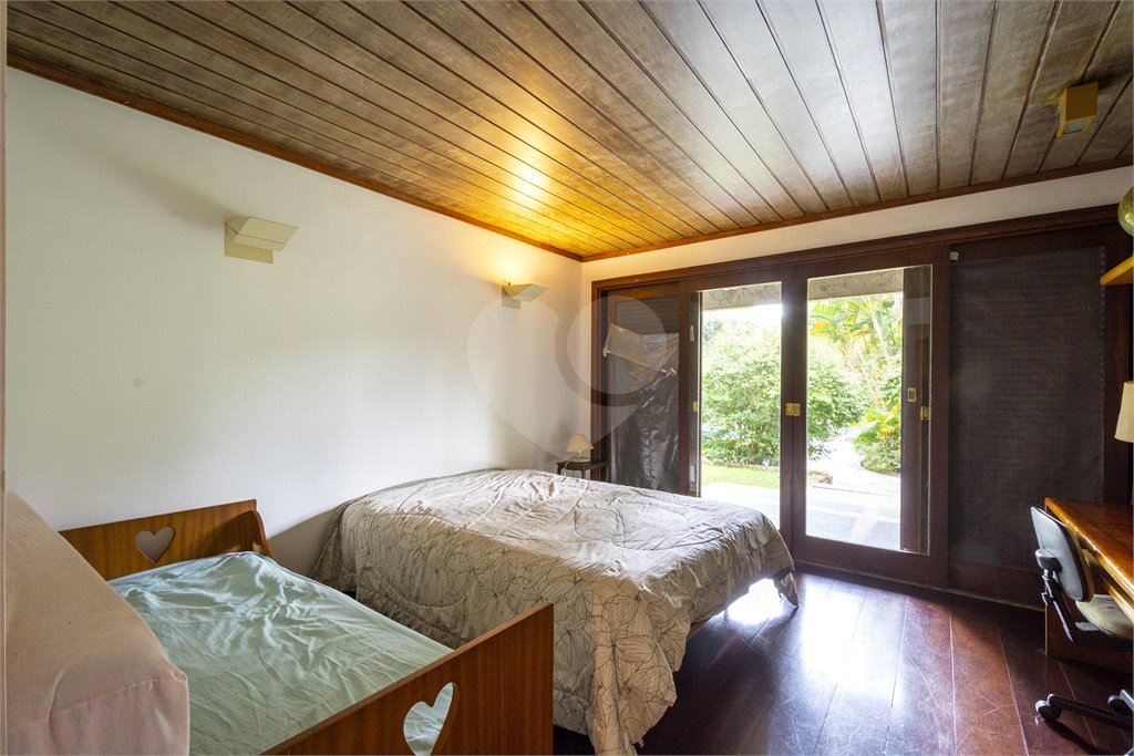 Casa à venda com 3 suítes no condomínio Chácara Flora, São Paulo - SP