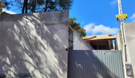 Casa à venda com 3 quartos, sendo 1 suíte,  no condomínio Vale dos Gansos, Mairiporã - SP