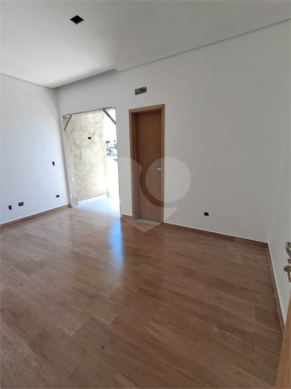 Sobrado Novo com 2 suítes e 2 vagas - Penha