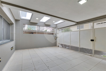 Sobrado à venda com 4 quartos, sendo 3 suítes, em Campo Belo, São Paulo, SP