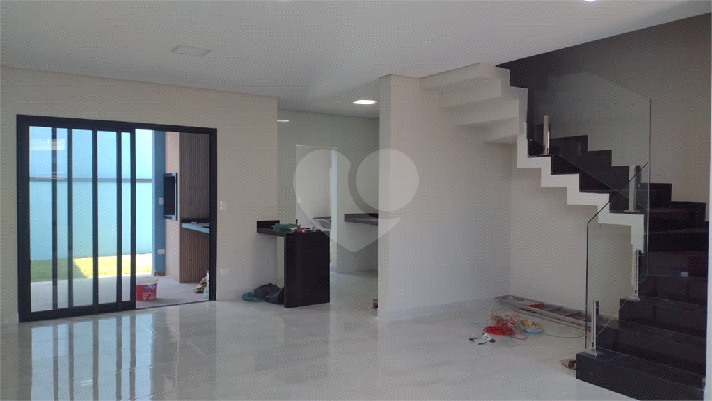 Sobrado à venda com 3 quartos, sendo 1 suíte, em Villa Di Cesar, Mogi das Cruzes, SP