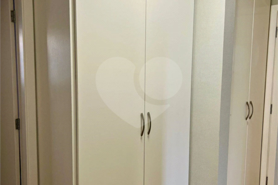 Apartamento à venda com 3 quartos, sendo 2 suítes, em Morumbi, São Paulo, SP