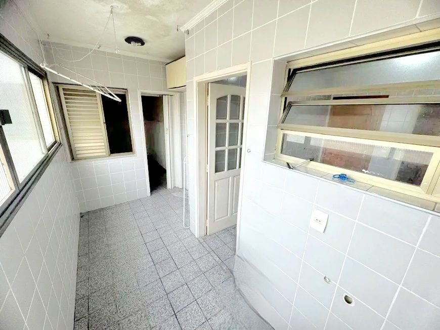Apartamento com 2 dormitórios, 1 suíte, dependência de empregada à venda, 107 m² por R$ 640.000 - Marapé - Santos/SP