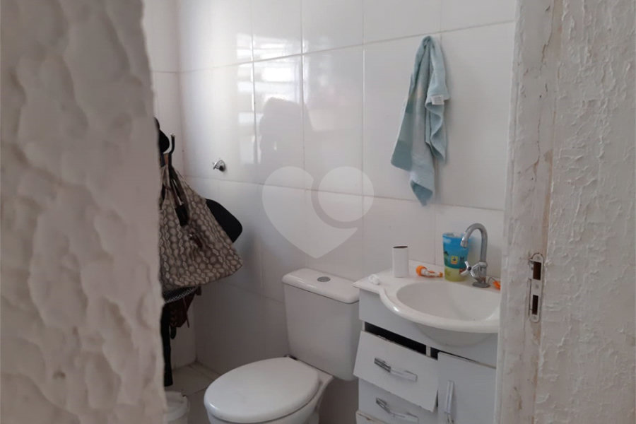 Casa à venda com 3 quartos, sendo 1 suíte, no condomínio Sem Nome, São Paulo - SP
