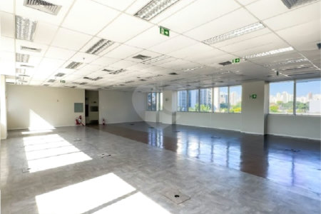 Sala para alugar em Vila Cordeiro, São Paulo, SP