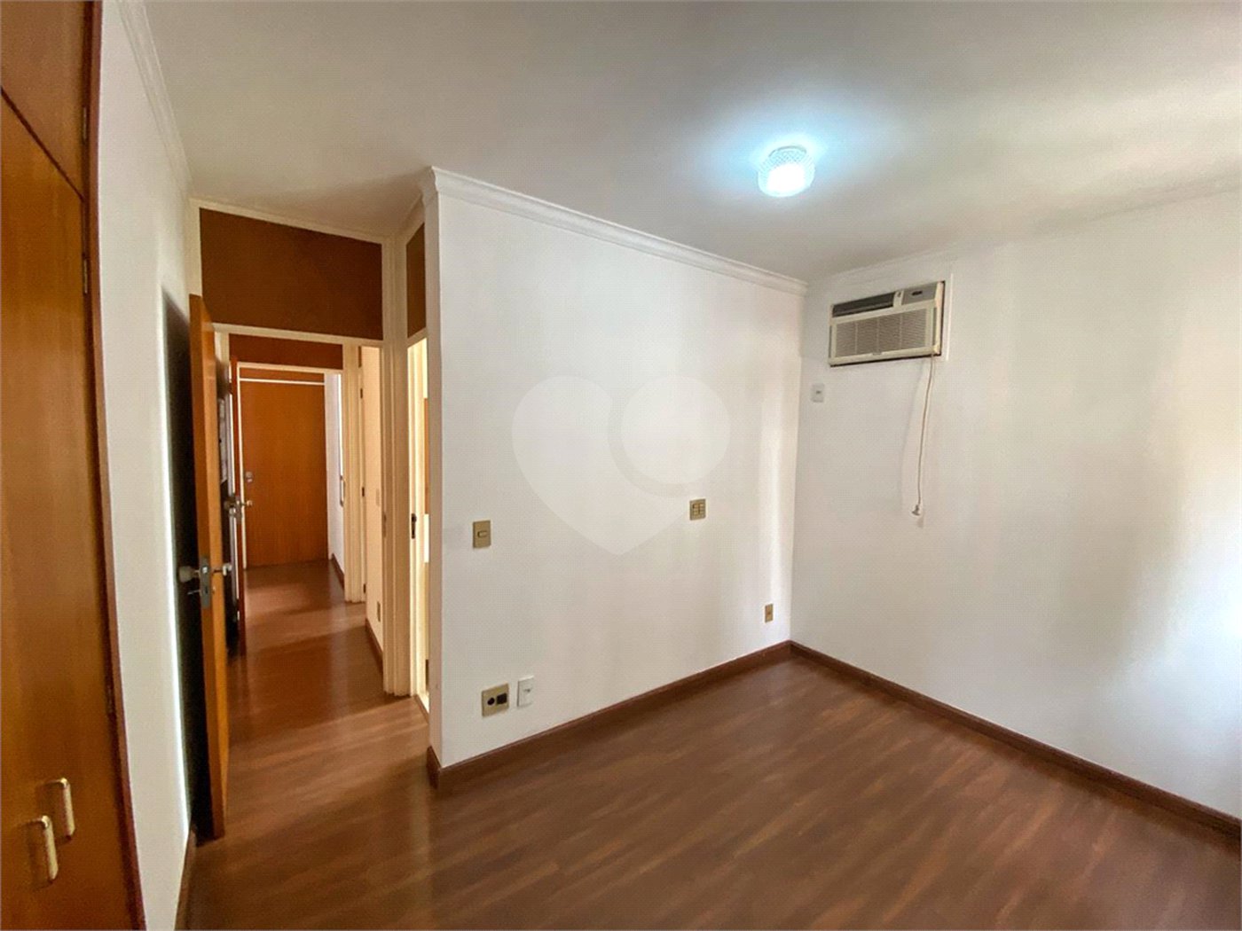 Apartamento à venda com 2 quartos, sendo 1 suíte, no Centro, Ribeirão Preto, SP