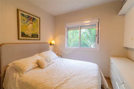 Apartamento à venda com 3 quartos, sendo 1 suíte,  em Morumbi, São Paulo, SP