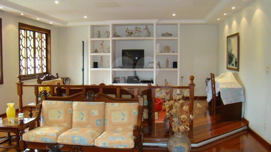 Sobrado à venda com 4 quartos, sendo 2 suítes,  em Alto da Boa Vista, São Paulo, SP