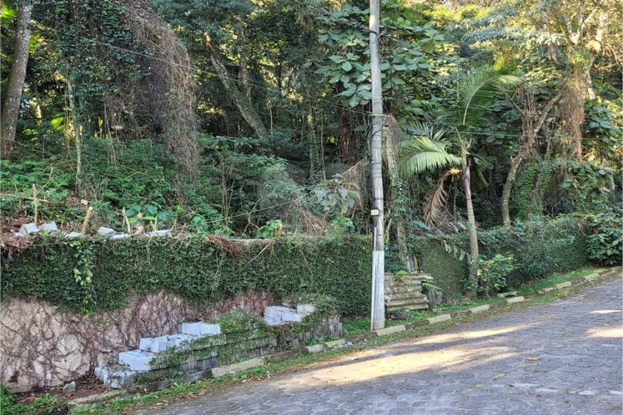 Terreno à venda no condomínio Parque Imperial da Cantareira, Mairiporã - SP
