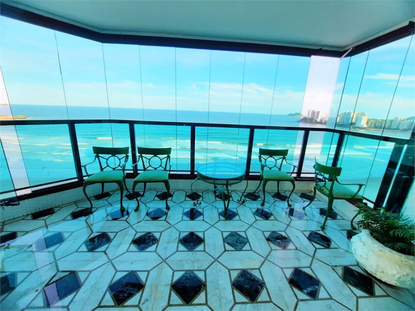 Apartamento com 3 dormitórios à venda, 179 m² por R$ 3.800.000,00 - Pitangueiras - Guarujá/SP