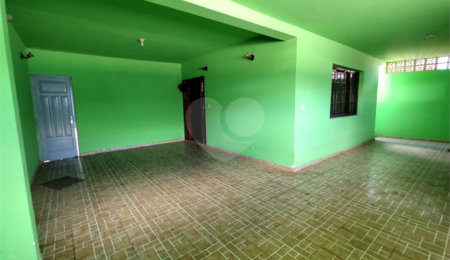 Casa à venda com 3 quartos, sendo 1 suíte, no Centro, Itapetininga, SP