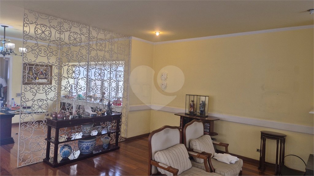 Casa à venda com 4 quartos, sendo 3 suítes,  no condomínio Chácara das Rosas, São Paulo - SP