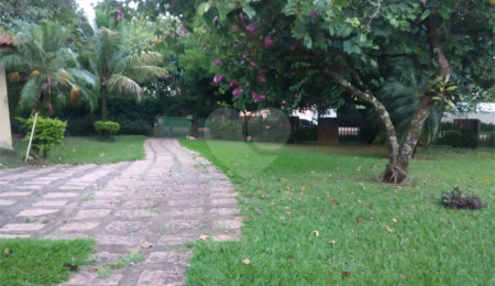 Casa à venda com 4 quartos, sendo 2 suítes,  no condomínio Acmti - Colinas do Mosteiro, Terras de Itaici e Recanto dos Pássaros, Indaiatuba - SP
