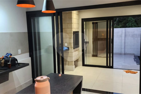 Casa à venda com 2 quartos, sendo 1 suíte, no condomínio Florais Esmeralda, Cuiabá - MT