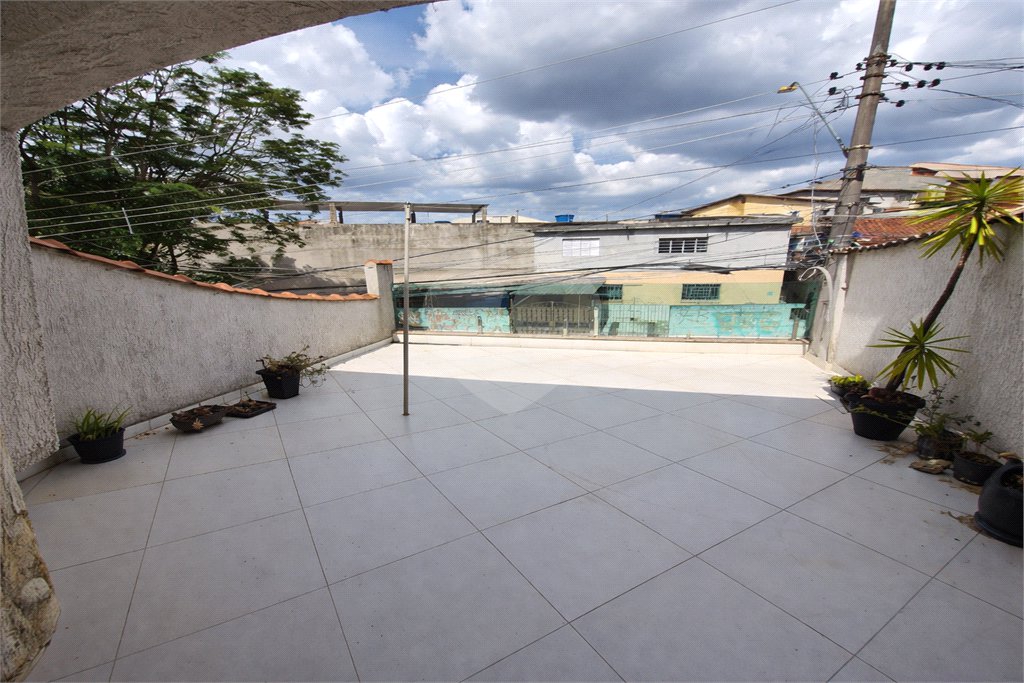 Casa à venda com 3 quartos, sendo 1 suíte, em Centreville, Santo André, SP