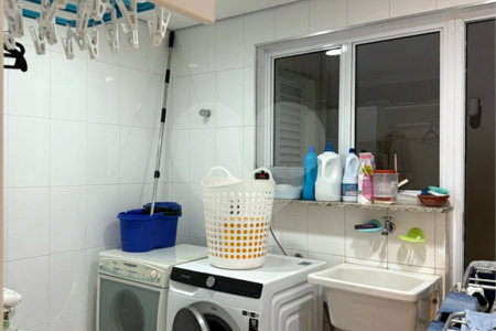 Casa à venda com 4 suítes no condomínio East Village, São Paulo - SP
