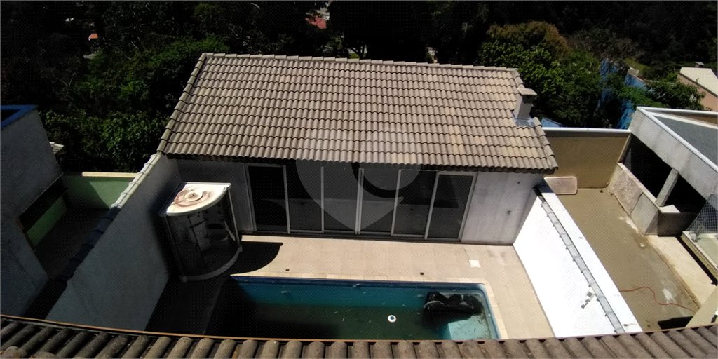 Casa à venda com 4 quartos, sendo 2 suítes, em Barreiro, Mairiporã, SP