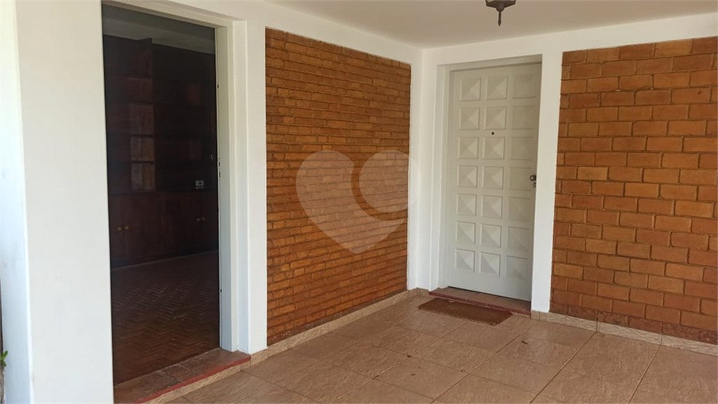 Casa à venda com 4 quartos, sendo 1 suíte, em Vila Santista, Atibaia, SP