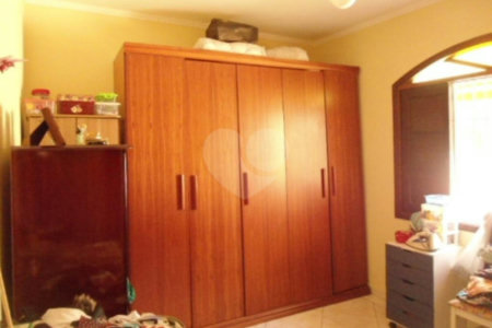 Sobrado à venda com 3 quartos, sendo 1 suíte, em Parque Vitória, São Paulo, SP