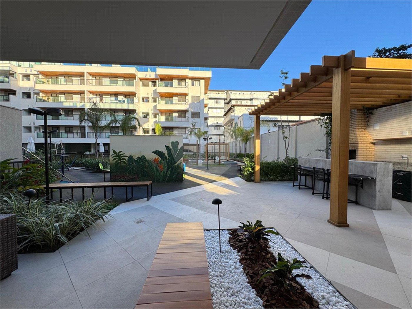 Apartamento à venda com 3 quartos, sendo 1 suíte, em Vila Nova, Cabo Frio, RJ