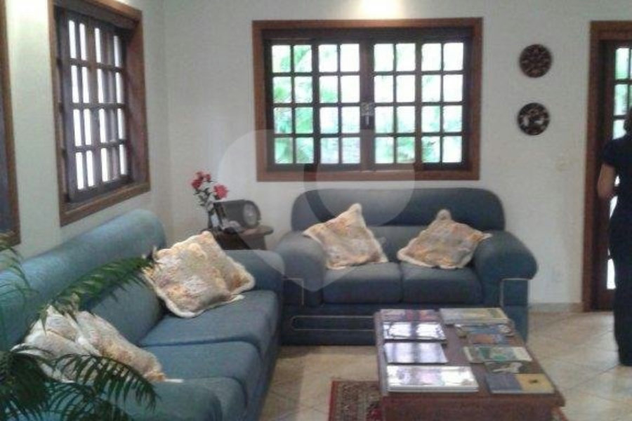 Sobrado à venda com 4 quartos, sendo 3 suítes, em Jardim São Bento, São Paulo, SP