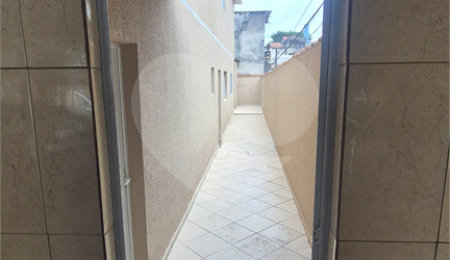 Sobrado à venda com 3 quartos, sendo 1 suíte,  em Jardim Las Vegas, Santo André, SP