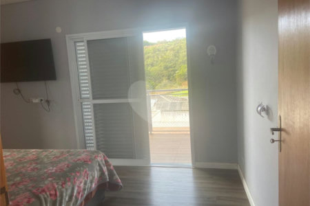 Casa à venda com 3 suítes no condomínio Altos de São Roque, São Roque - SP