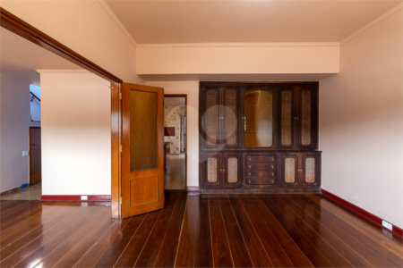 Casa à venda com 4 quartos, sendo 2 suítes, em Perdizes, São Paulo, SP