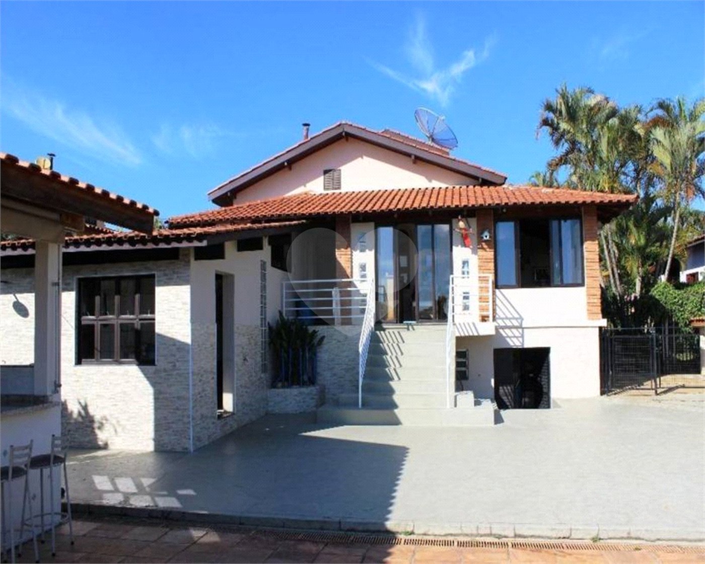 Casa à venda com 4 quartos, sendo 2 suítes, no condomínio Vinhas da Vista Alegre - Lado Sede, Vinhedo - SP