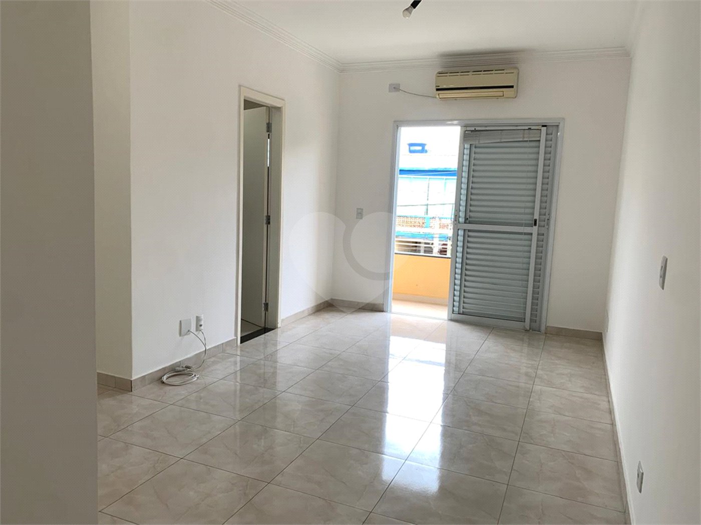 Sobrado à venda com 4 quartos, sendo 1 suíte, em Vila Campo Grande, São Paulo, SP